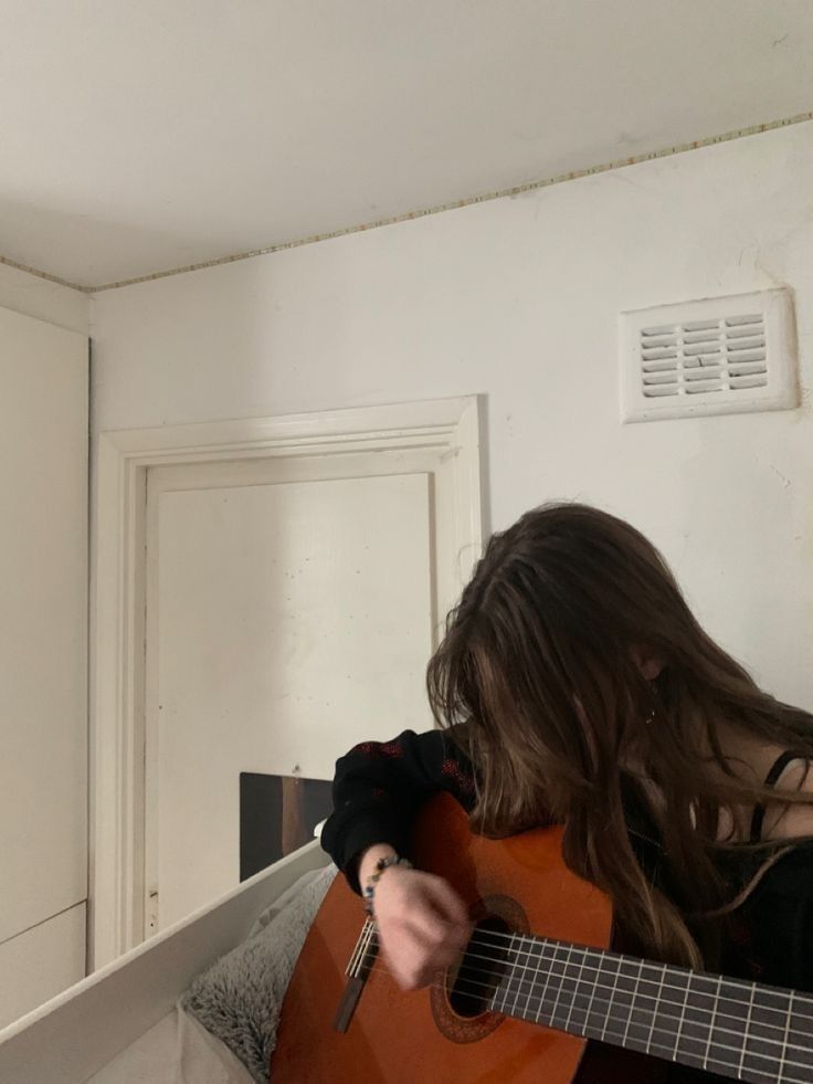 Người Sẽ Luôn Cứu Em